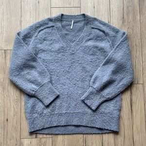 Free People Charcoal Gray V-Neck Tunic Wool Long Sleeve Sweater Women’s Large
